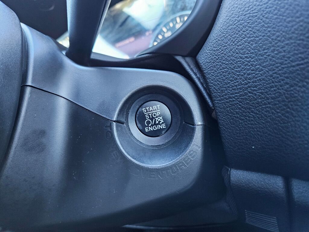 Used 2021 Jeep Renegade Latitude w/ Sun & Sound Group image 29