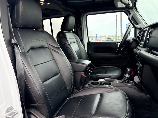 Used 2019 Jeep Wrangler Unlimited Sahara w/ Cold Weather Group AWD/4WD image 12