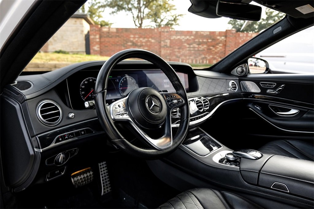 Used 2019 Mercedes-Benz S 560e w/ AMG Line Exterior image 2