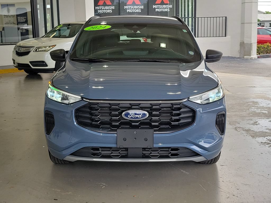 Used 2024 Ford Escape ST-Line w/ Tech Pack #1 FWD image 6