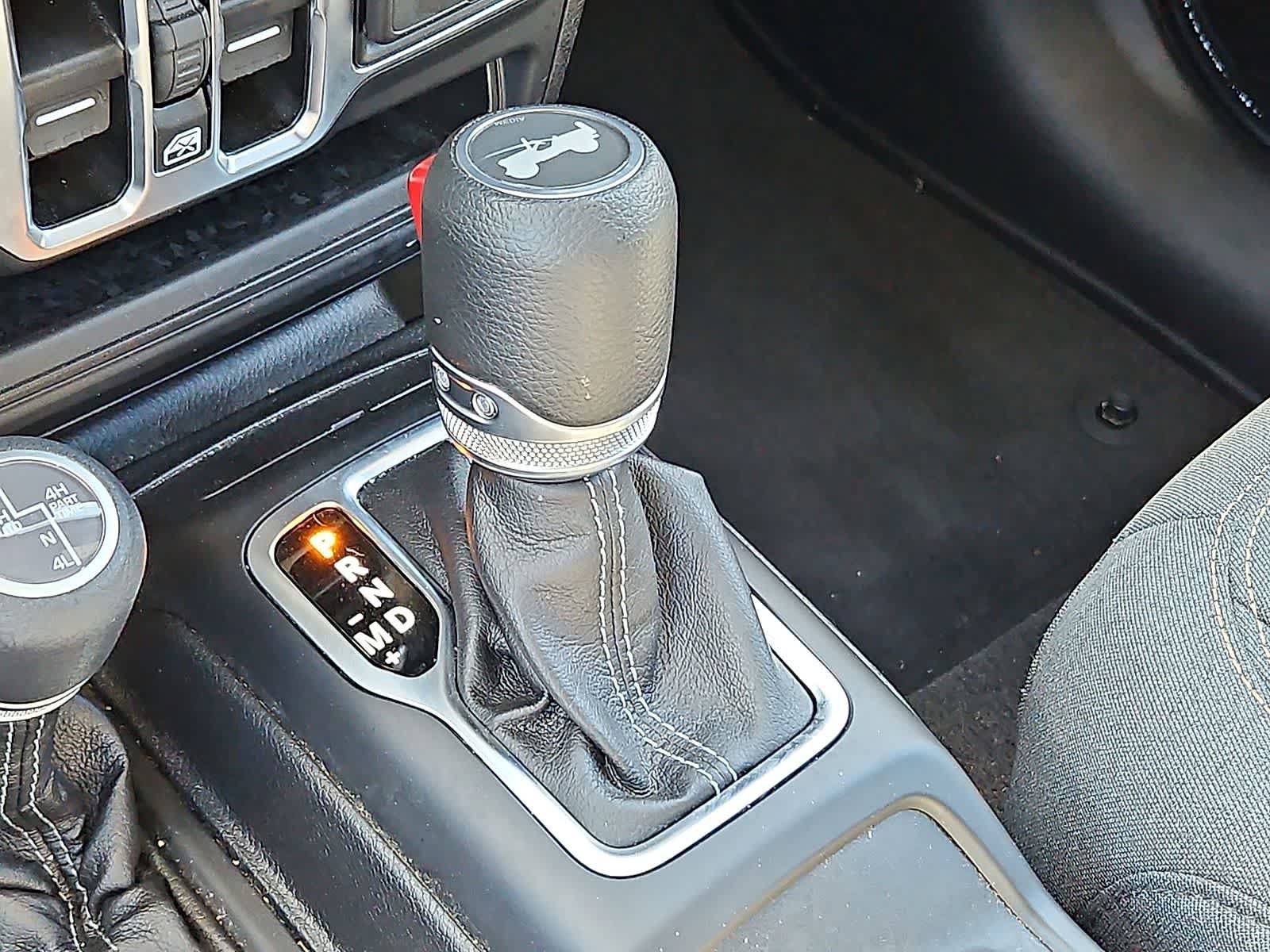 Used 2025 Jeep Wrangler Unlimited Sahara AWD/4WD image 21