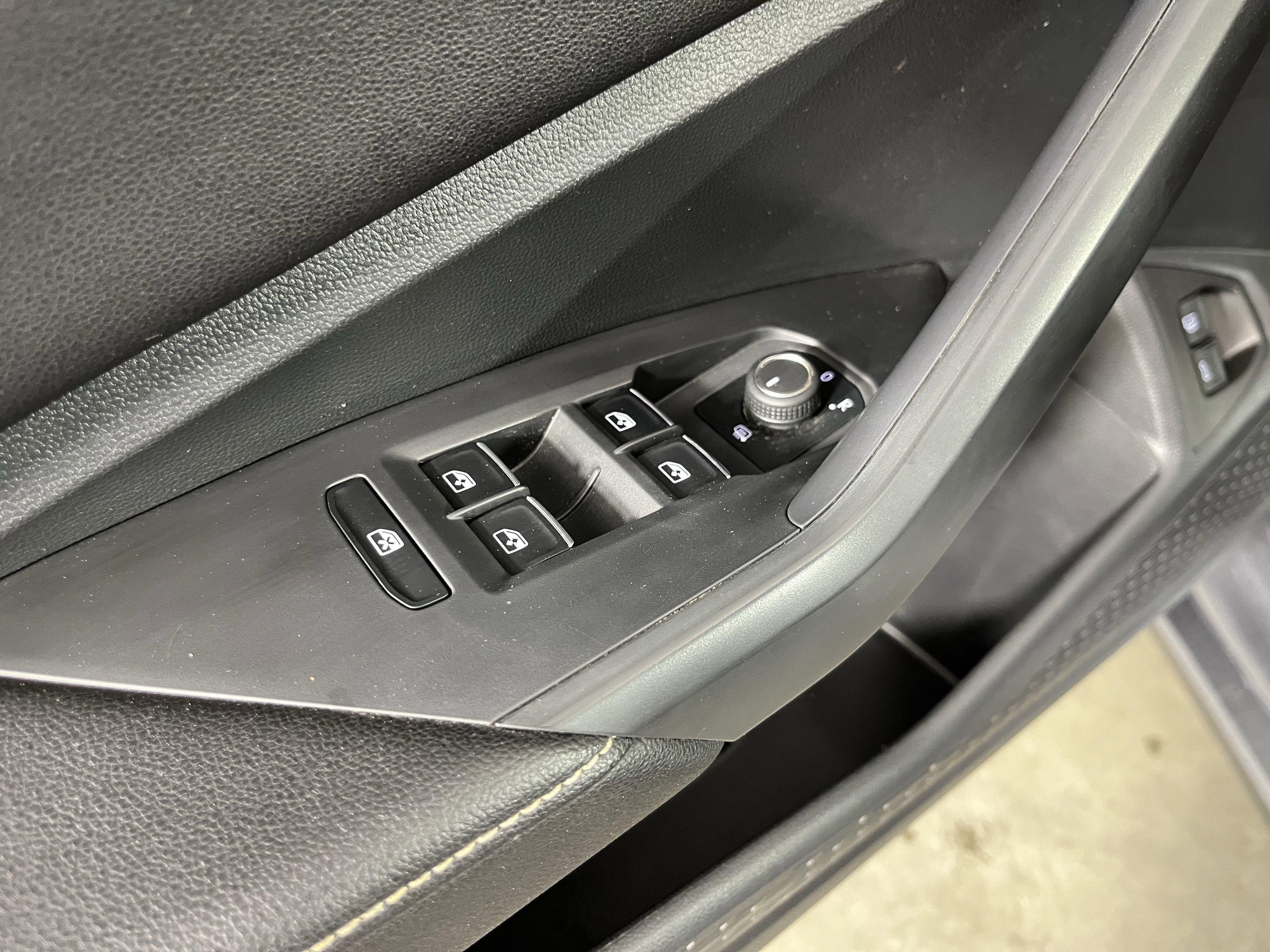 Certified 2023 Volkswagen Jetta SE image 18