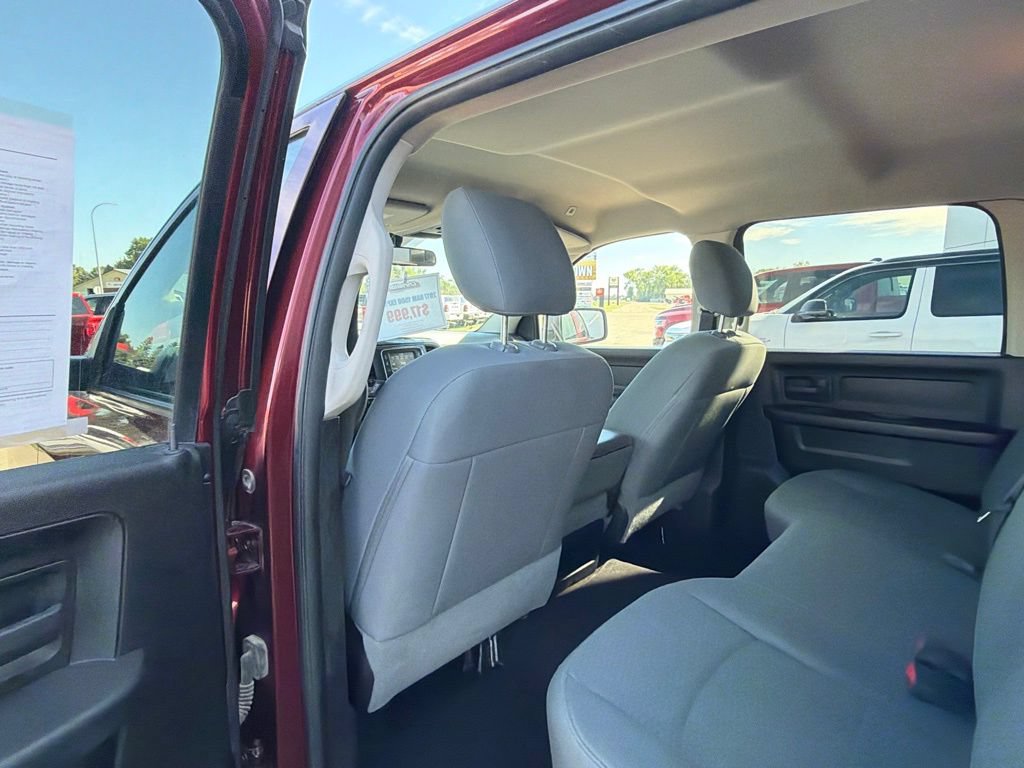 Used 2017 RAM 1500 Express w/ Express Value Package AWD/4WD image 10
