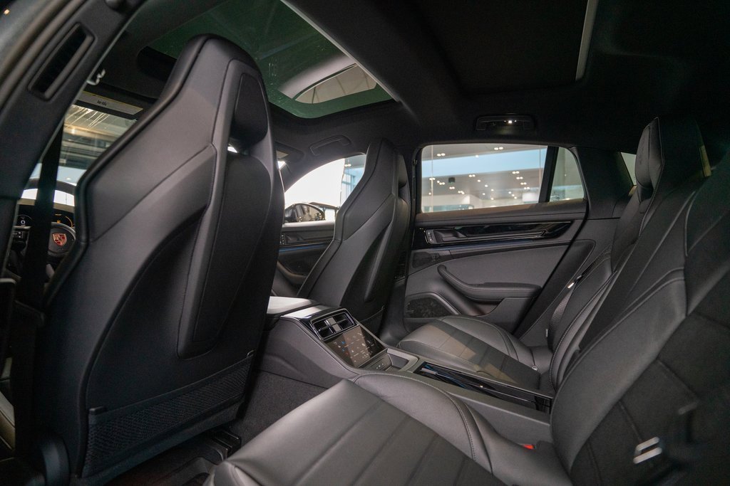 New 2025 Porsche Panamera 4 image 36