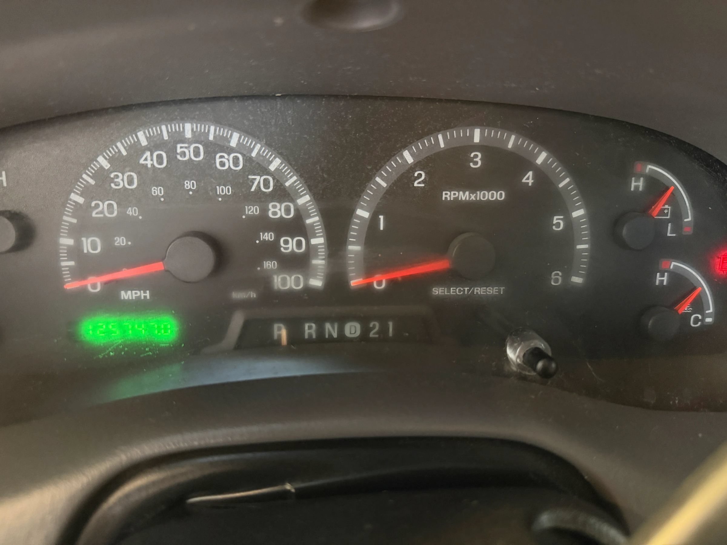 Used 2000 Ford Expedition XLT AWD/4WD image 13