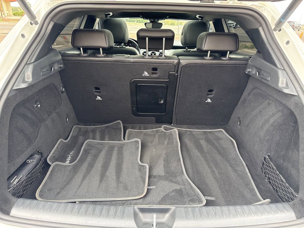 Used 2018 Mercedes-Benz GLA 250 4MATIC image 42