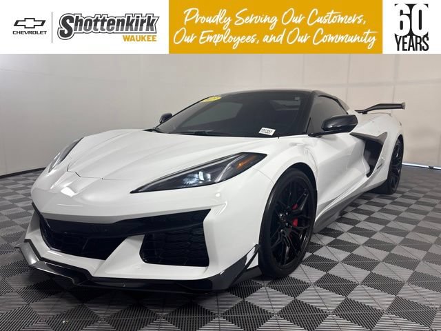 Used 2023 Chevrolet Corvette Z06 w/ Z07 Performance Package RWD image 1