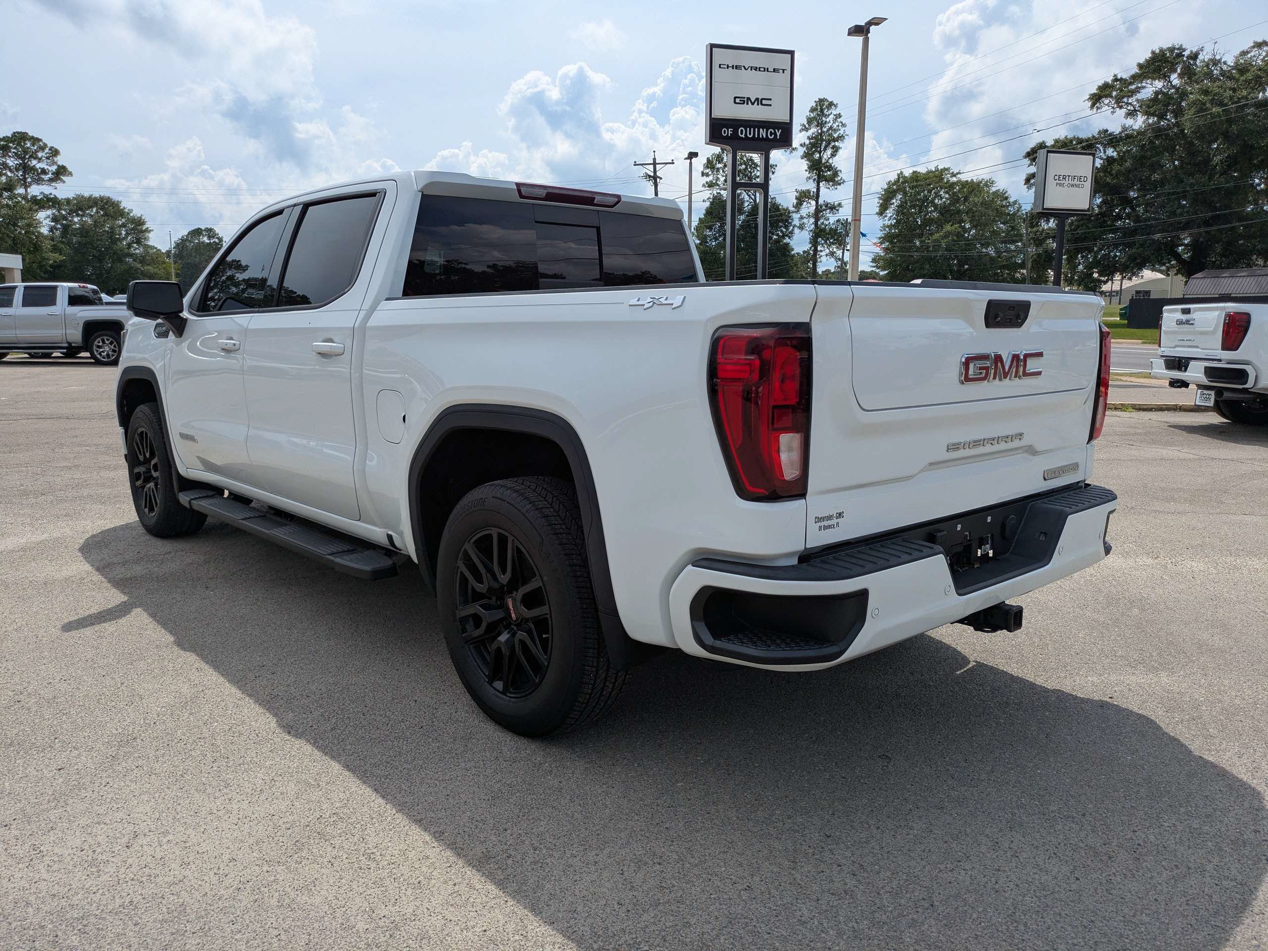 Used 2022 GMC Sierra 1500 Elevation w/ Elevation Premium Package AWD/4WD image 6