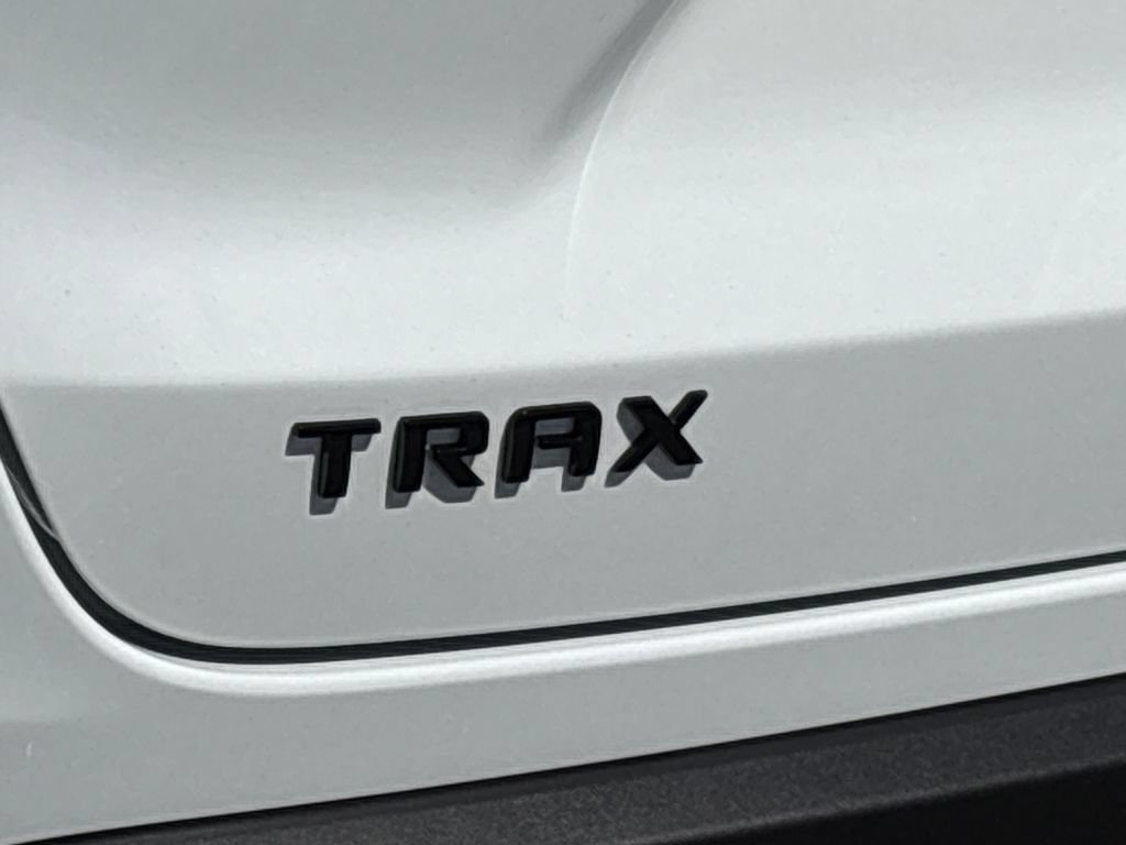 New 2026 Chevrolet Trax RS w/ Sunroof Package FWD image 32