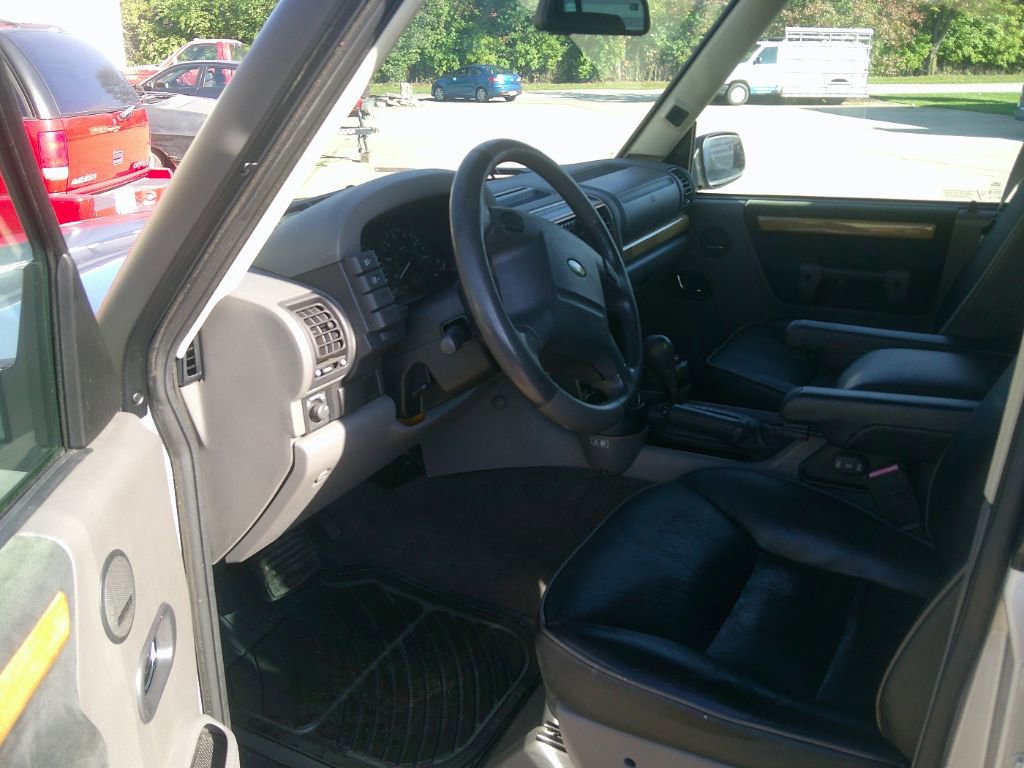 Used 2002 Land Rover Discovery SE image 10