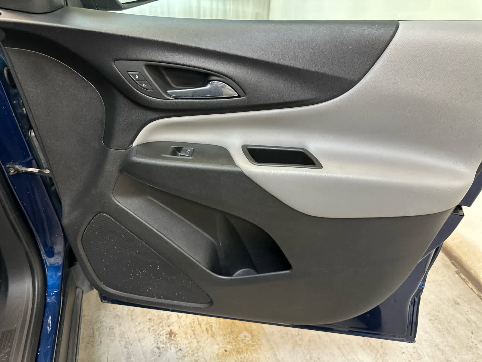 Used 2022 Chevrolet Equinox LS w/ LS Convenience Package image 27