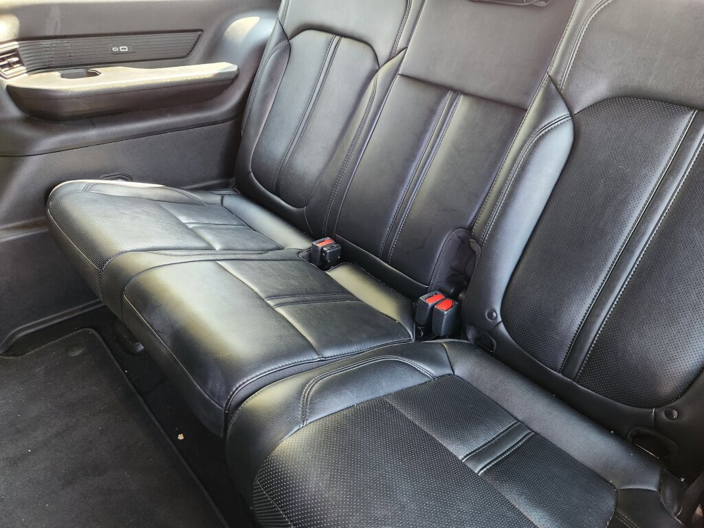 Used 2024 Jeep Wagoneer Series II w/ Flexible Seating Group image 10