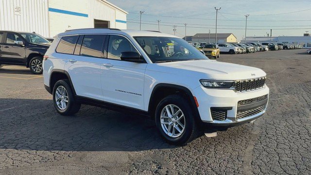 Used 2022 Jeep Grand Cherokee L Laredo w/ Luxury Tech Group I image 2