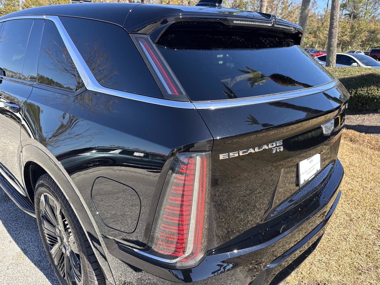 New 2025 Cadillac Escalade IQ Luxury 2 image 11