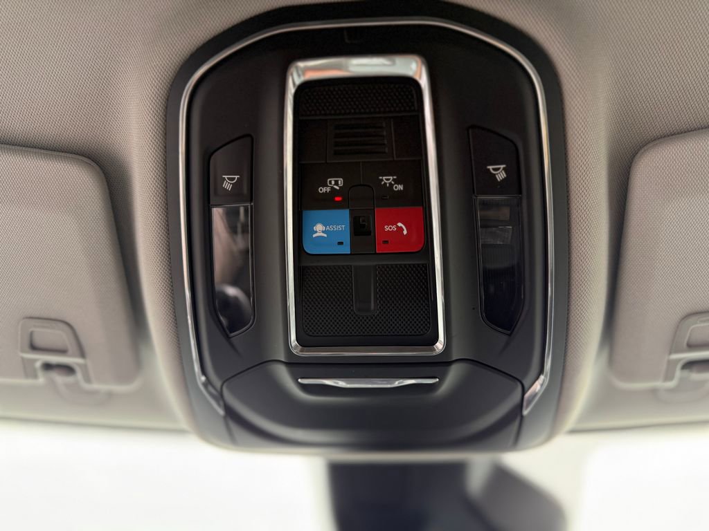 Used 2023 Jeep Grand Cherokee Laredo image 26