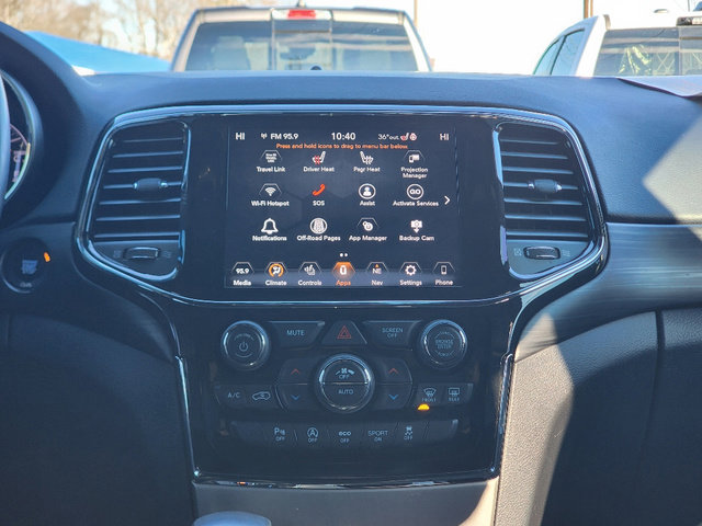 Certified 2021 Jeep Grand Cherokee Laredo X image 3