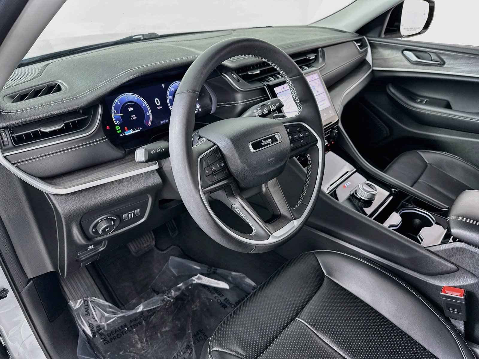 Used 2023 Jeep Grand Cherokee L Limited w/ Luxury Tech Group II RWD image 9
