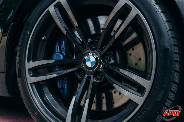 Used 2015 BMW M4 Convertible image 2