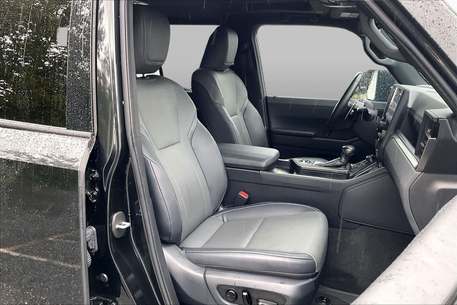 Used 2024 Lexus GX 550 w/ Accessory Package (Z1) AWD/4WD image 8