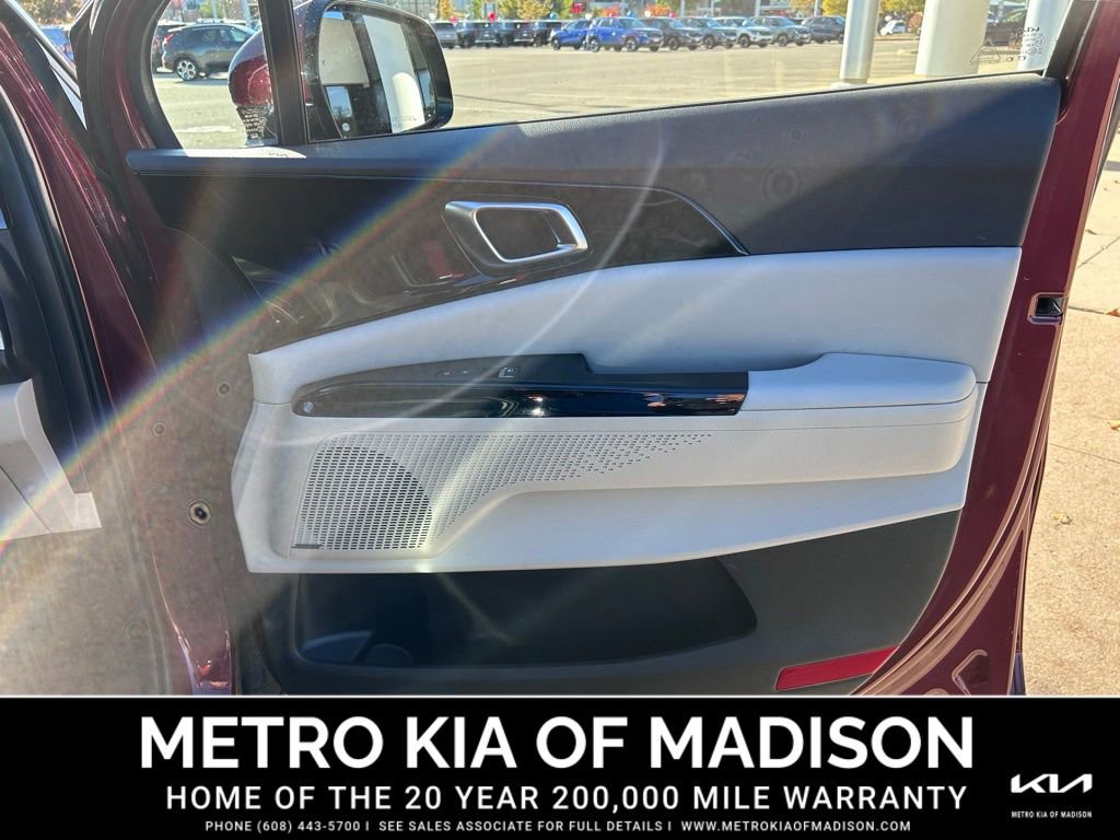 Used 2023 Kia Carnival SX Prestige image 58