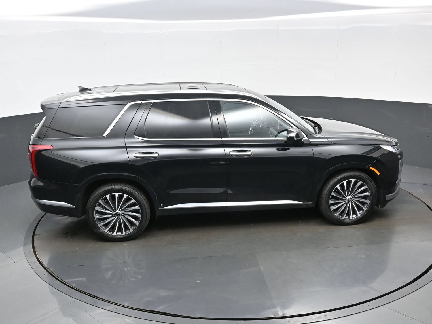 Certified 2023 Hyundai Palisade Calligraphy w/ Cargo Package AWD/4WD image 38