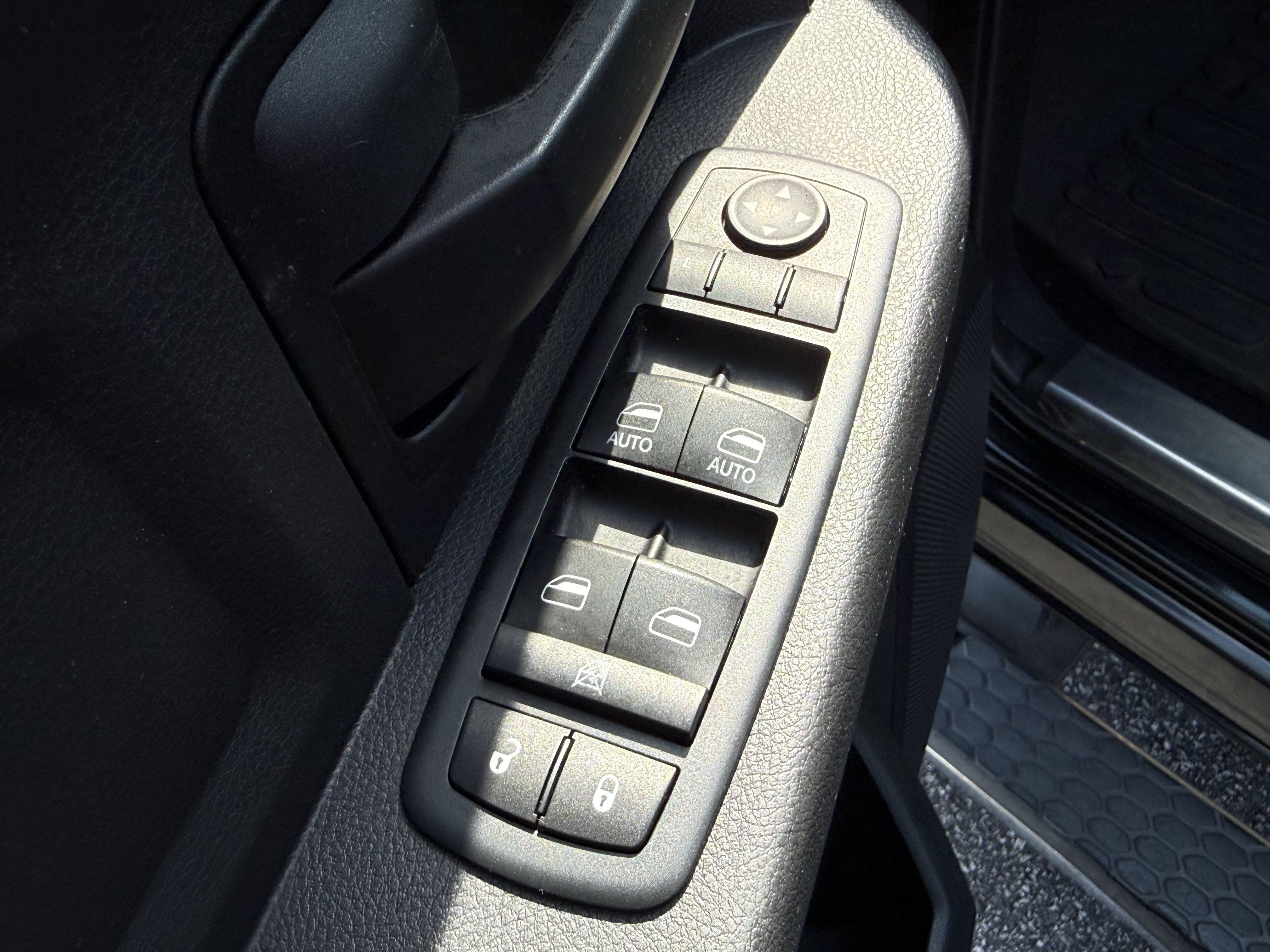 Used 2015 RAM 1500 Express RWD image 15