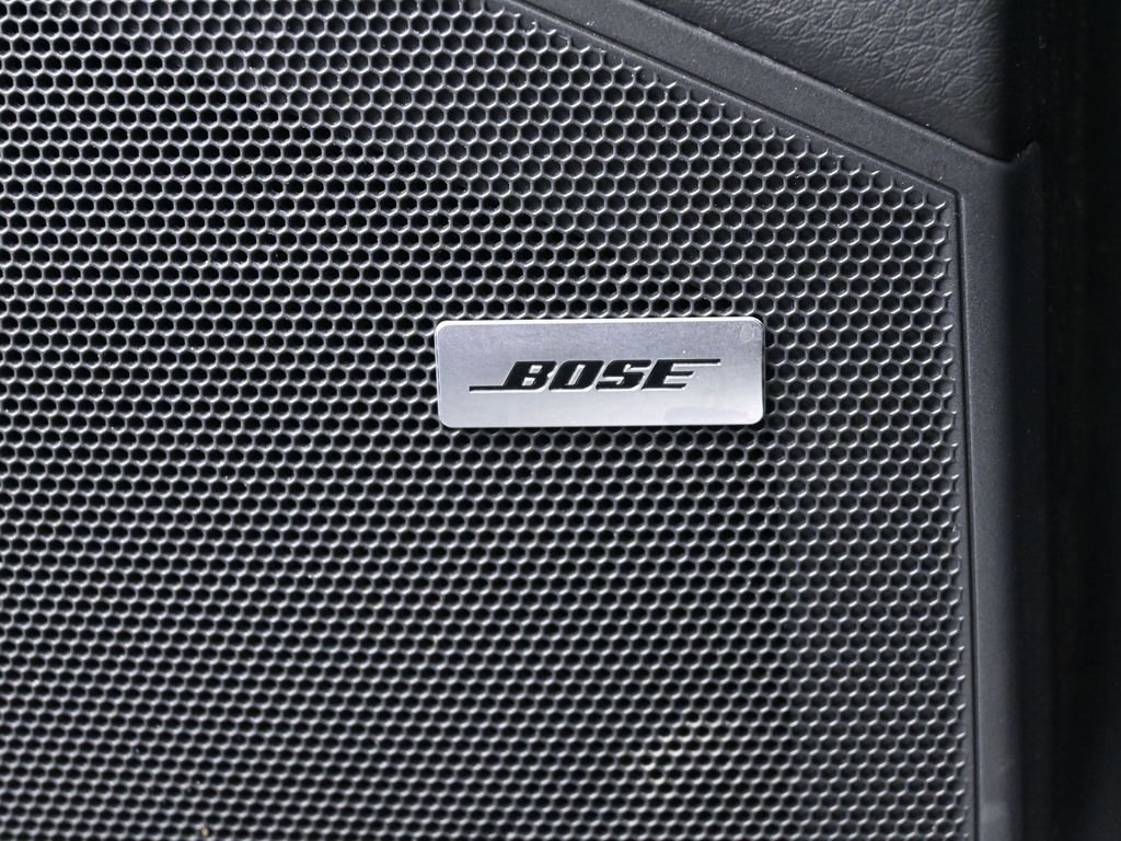 Certified 2023 Porsche Cayenne Platinum Edition image 24