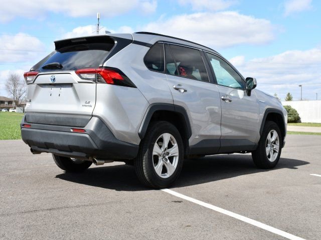 Used 2019 Toyota RAV4 LE w/ Carpet Mat Package image 7