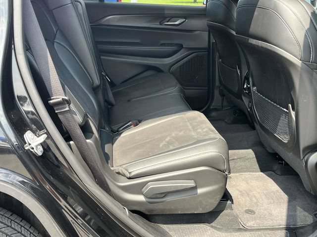 Used 2025 Jeep Grand Cherokee L Altitude AWD/4WD image 24