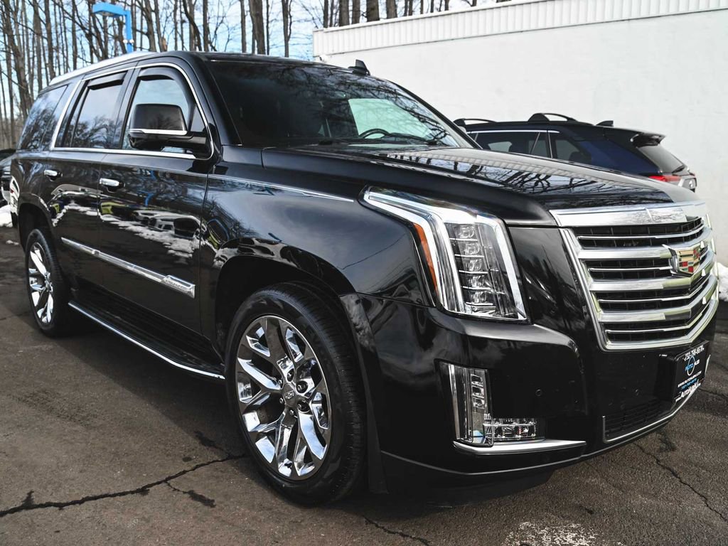 Used 2016 Cadillac Escalade Platinum image 3