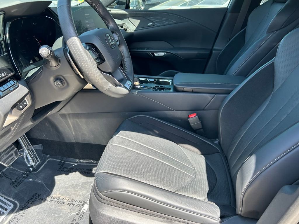Used 2024 Lexus RX 500h F Sport w/ Convenience Package image 11