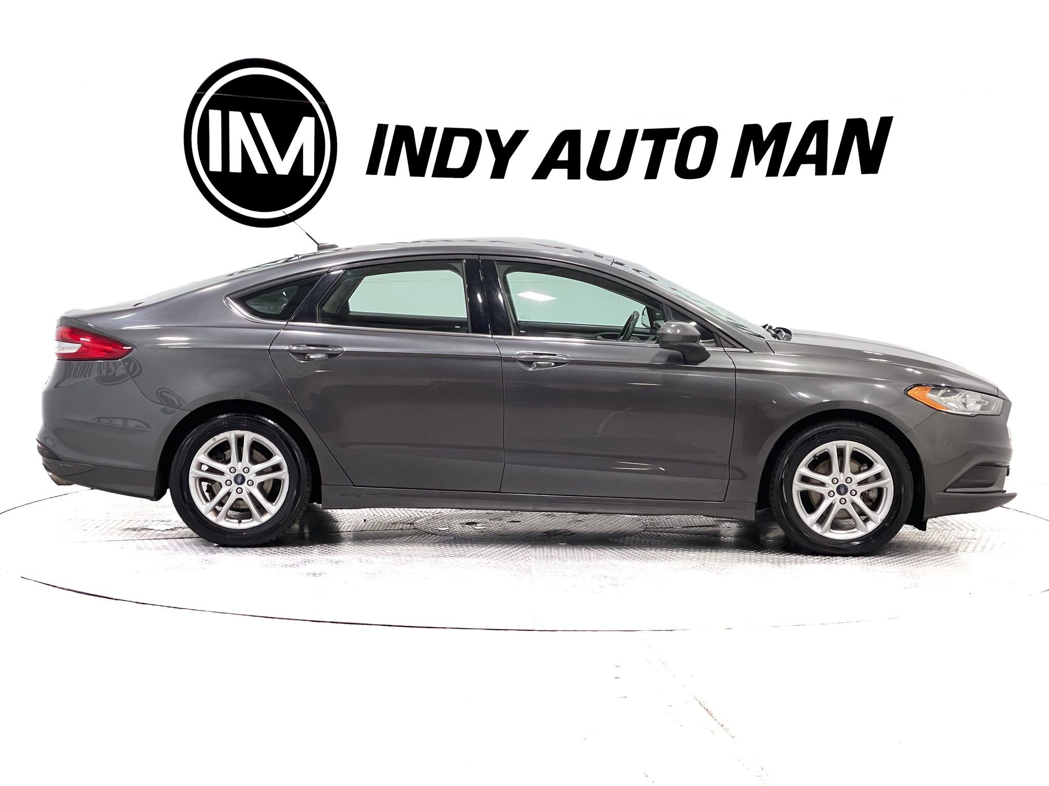 Used 2018 Ford Fusion SE w/ Fusion SE Technology Package image 3