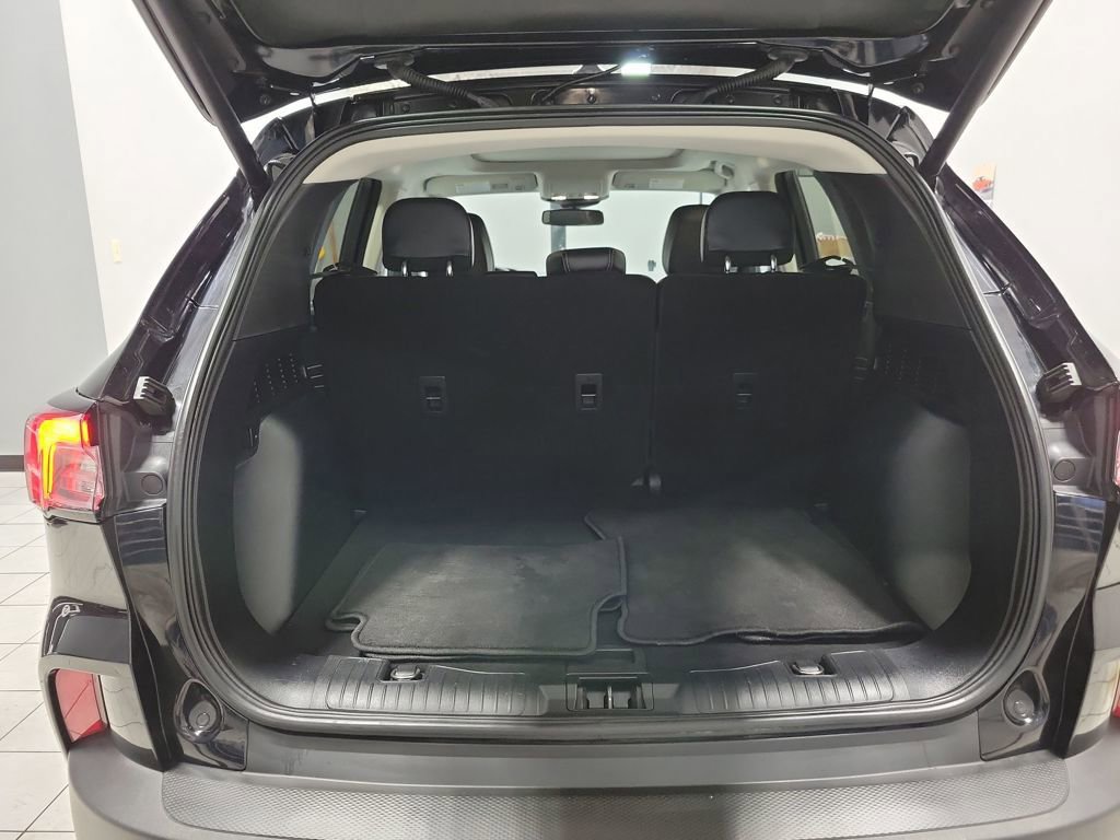 Used 2022 Ford Escape Titanium image 16