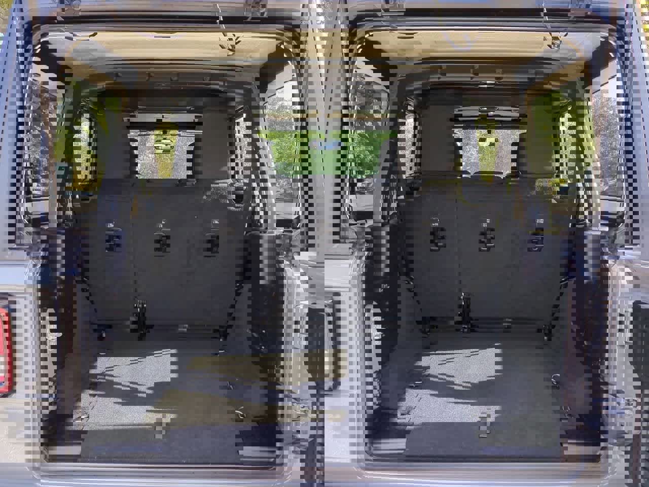 Used 2019 Jeep Wrangler Unlimited Sport image 34