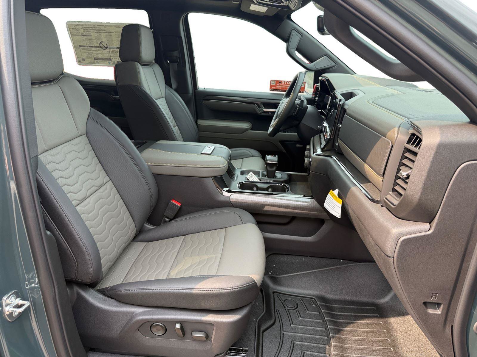 New 2026 Chevrolet Silverado 1500 ZR2 w/ Dark Appearance Package AWD/4WD image 27
