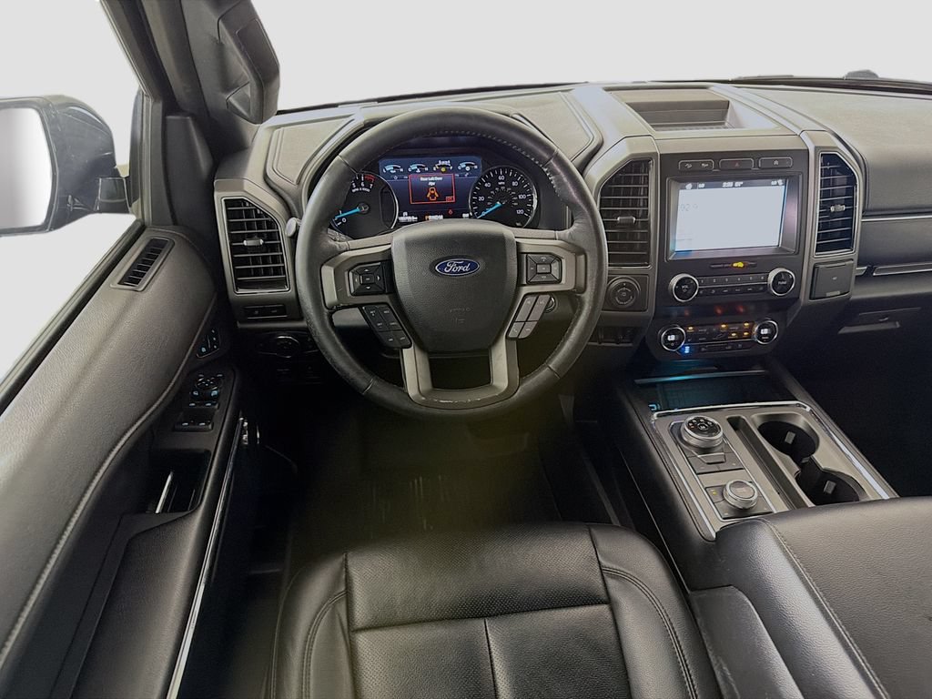 Used 2019 Ford Expedition XLT w/ Equipment Group 202A AWD/4WD image 25