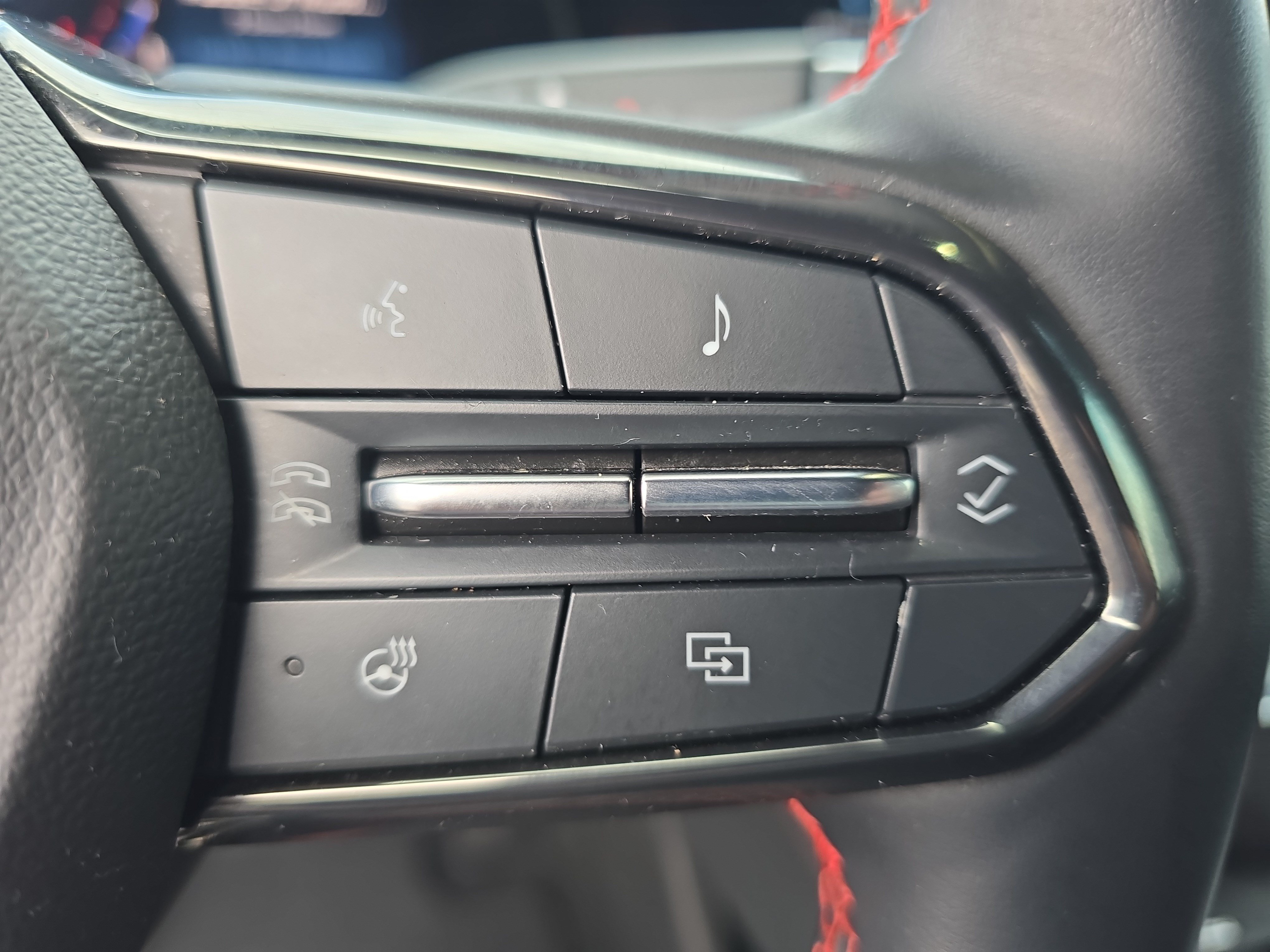 Used 2024 Chevrolet Traverse RS FWD image 19
