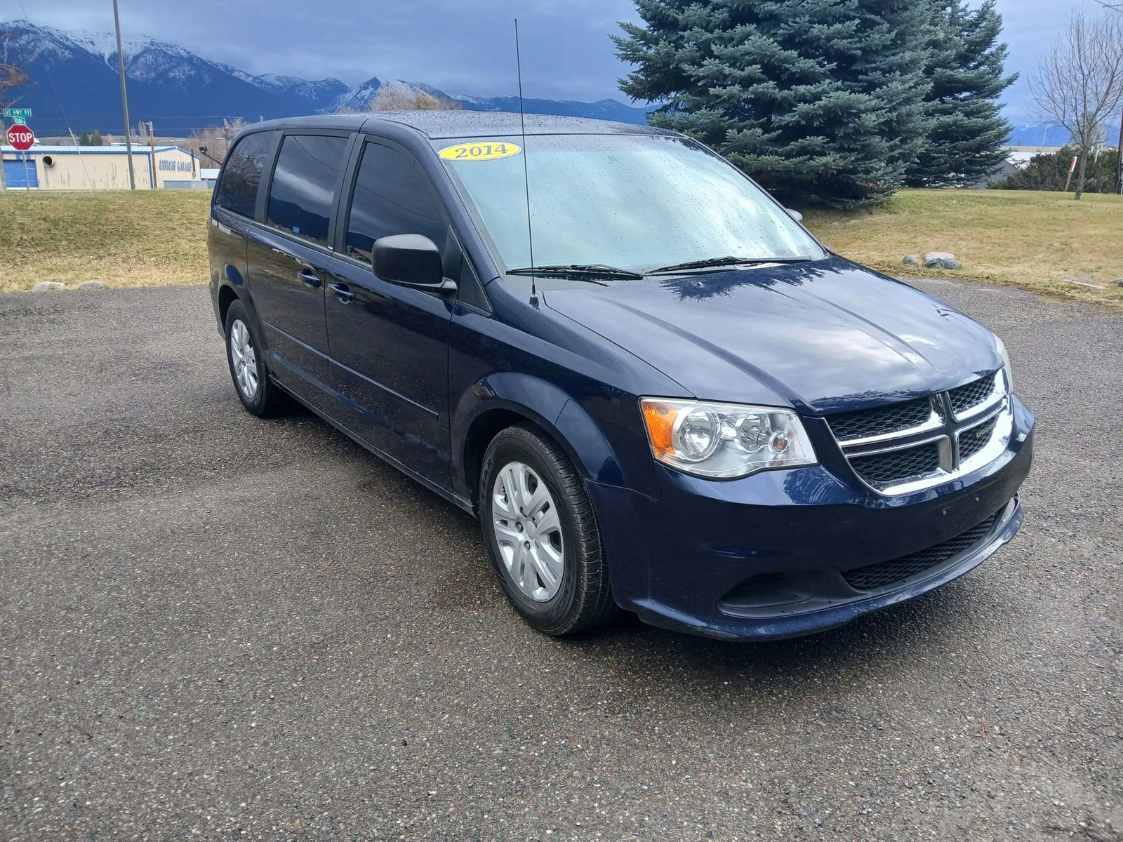 Used 2014 Dodge Grand Caravan SE w/ Quick Order Package 29E SE image 3