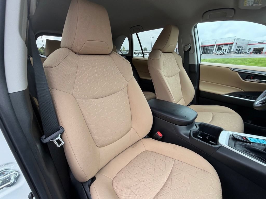 Used 2023 Toyota RAV4 XLE w/ XLE Grade Weather Package AWD/4WD image 38