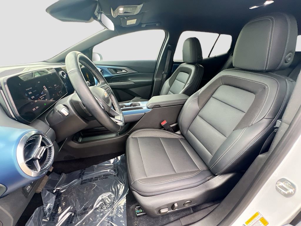 Used 2025 Chevrolet Equinox EV LT w/ Convenience Package image 21