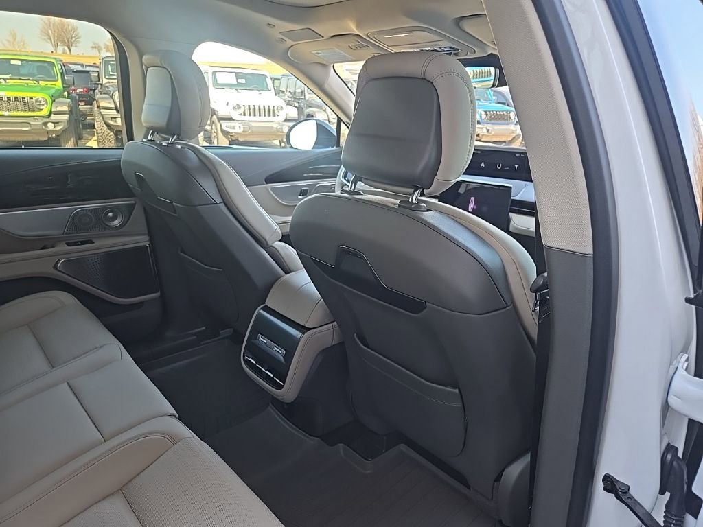 Used 2025 Lincoln Nautilus Reserve image 87