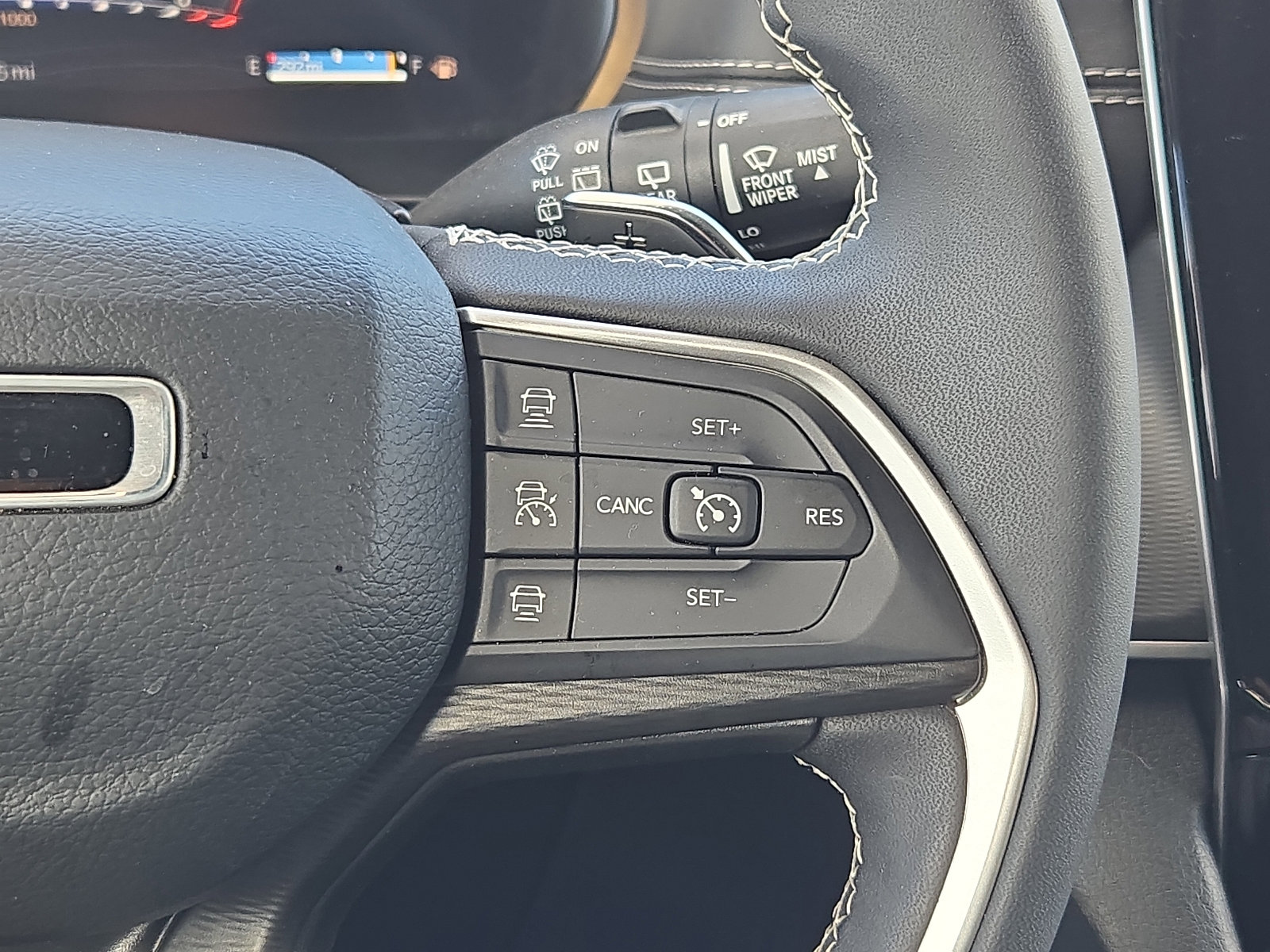 Used 2024 Jeep Grand Cherokee L Laredo image 17