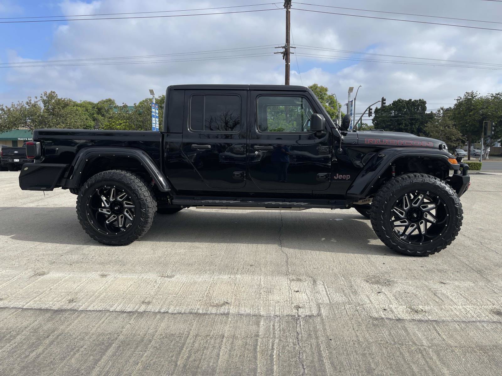 Used 2021 Jeep Gladiator Rubicon AWD/4WD image 2