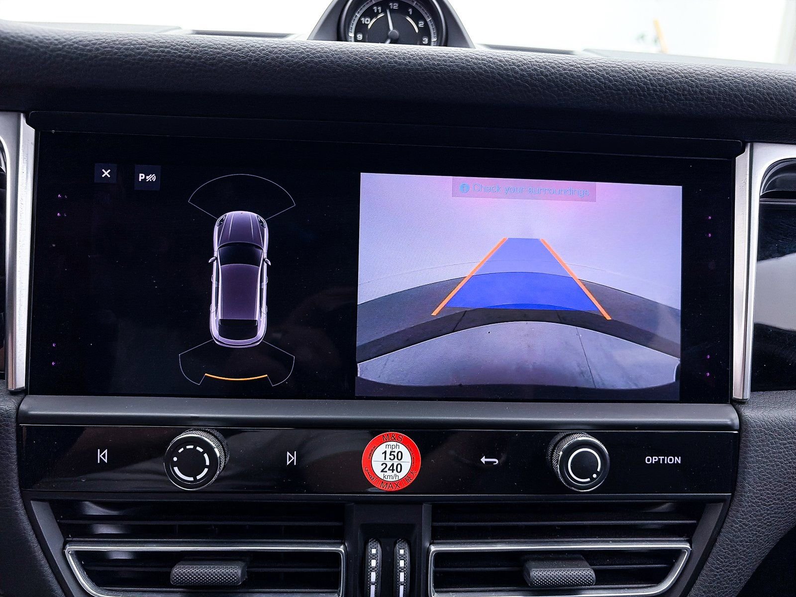 Used 2024 Porsche Macan image 10