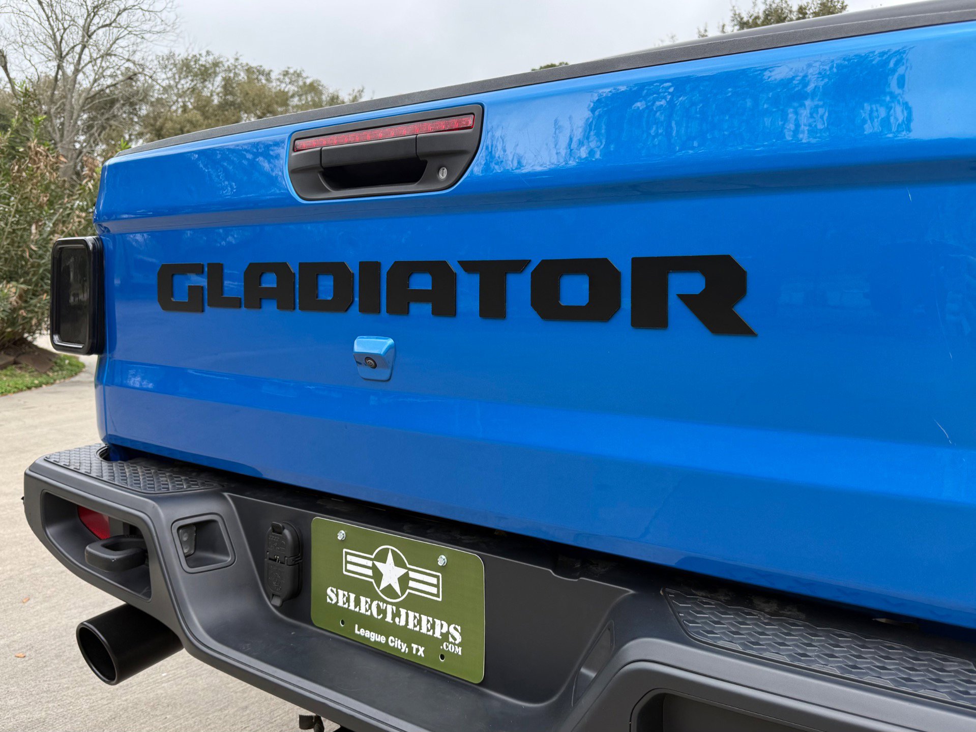 Used 2023 Jeep Gladiator Sport image 14