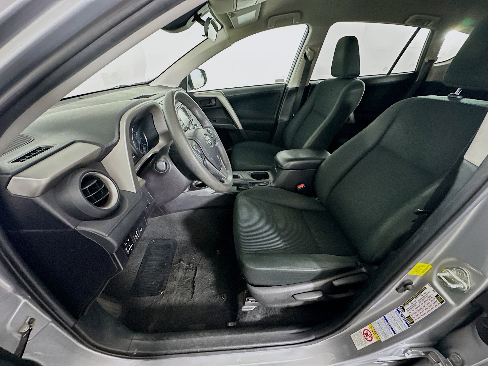 Used 2018 Toyota RAV4 LE w/ All Weather Liner Package AWD/4WD image 13