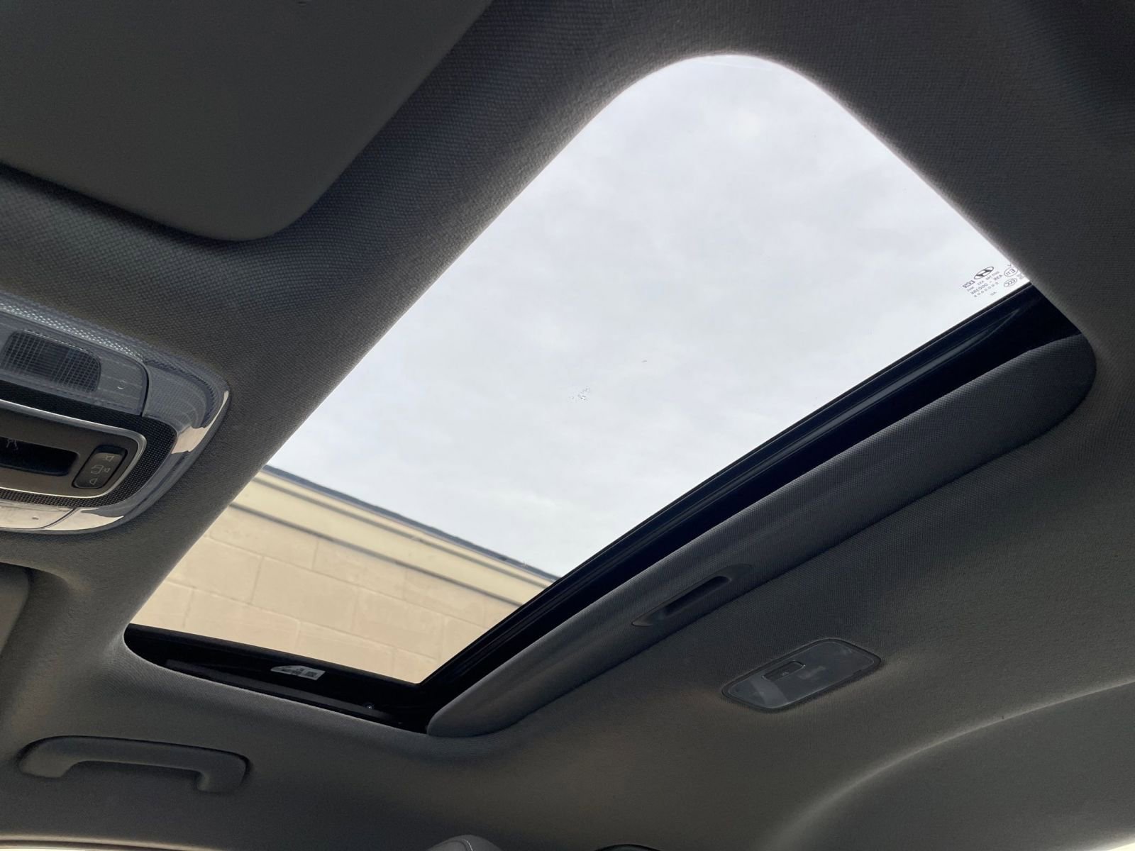 Used 2025 Hyundai Elantra SEL image 29