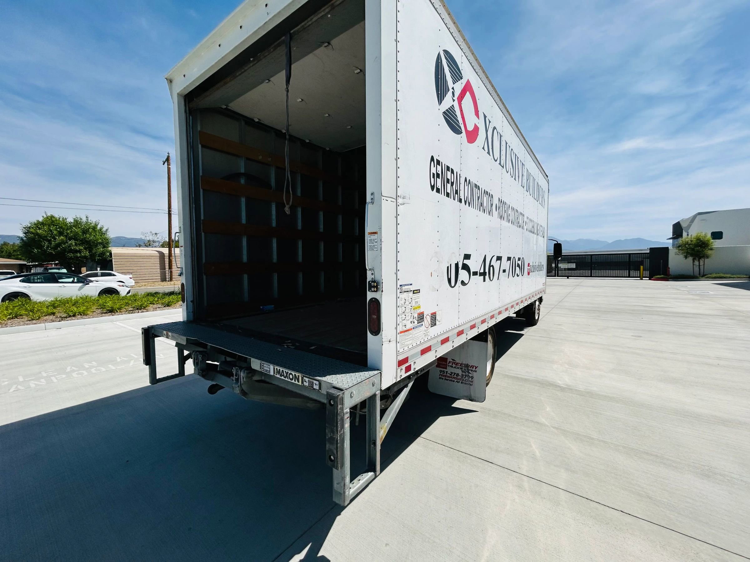 Used 2020 Isuzu NPR RWD image 20