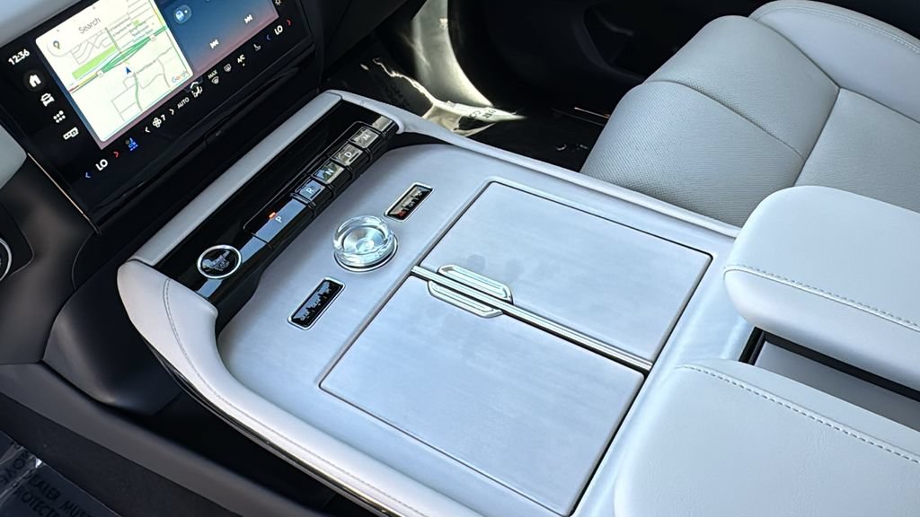 New 2026 Lincoln Navigator Premiere AWD/4WD image 15