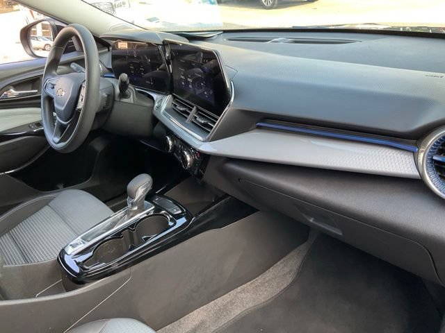 Used 2026 Chevrolet Trax LT FWD image 19